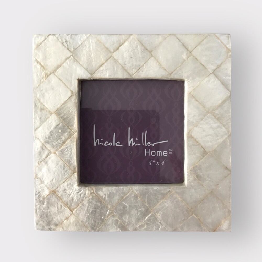Nicole Miller NWT Mosaic Coastal Faux Mother of Pearl  4 x 4 White Frame